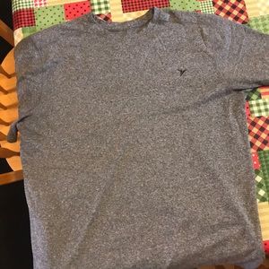 Men’s old navy tee